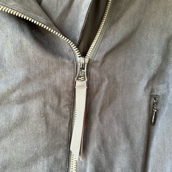 Lululemon Athletica Black Zip Up Jacket Size 4 - Picture 4 of 6